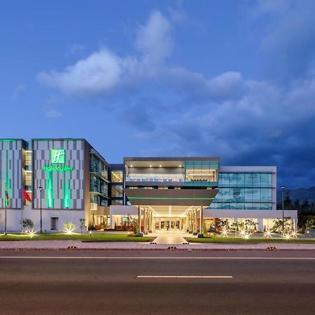 Holiday Inn - Quito Airport By Ihg Tababela Bagian luar foto The new building of the University of La Rioja, in Logroño.