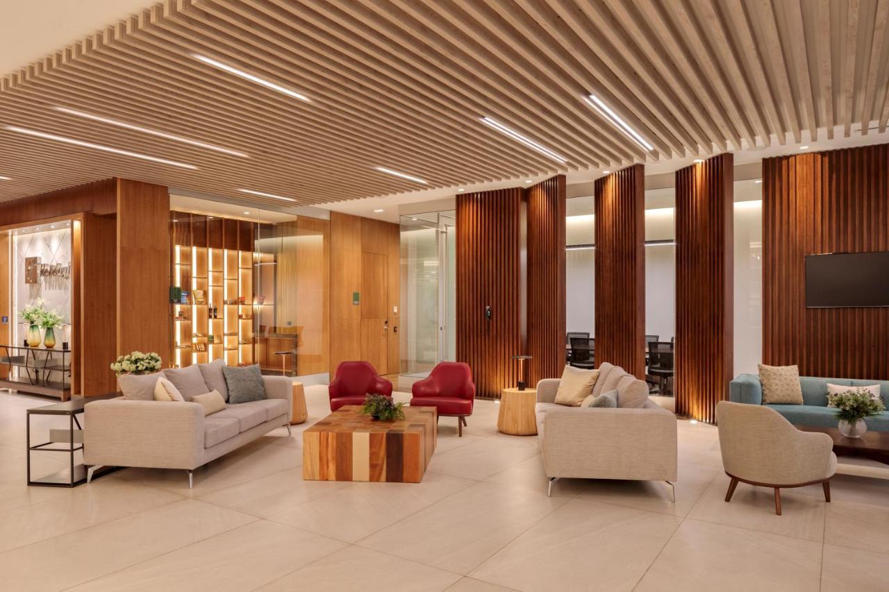 Holiday Inn - Quito Airport By Ihg Tababela Bagian luar foto The lobby of the hotel