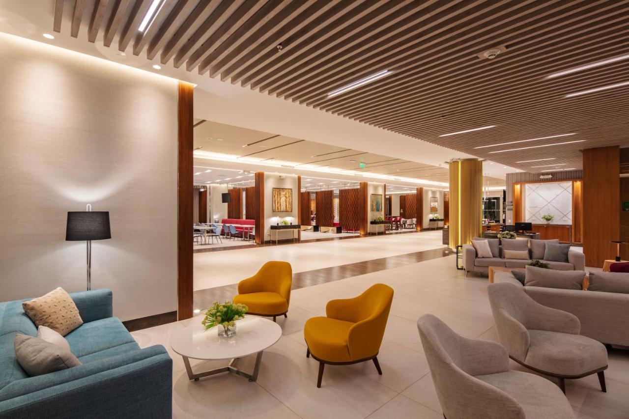 Holiday Inn - Quito Airport By Ihg Tababela Bagian luar foto The lobby of the hotel