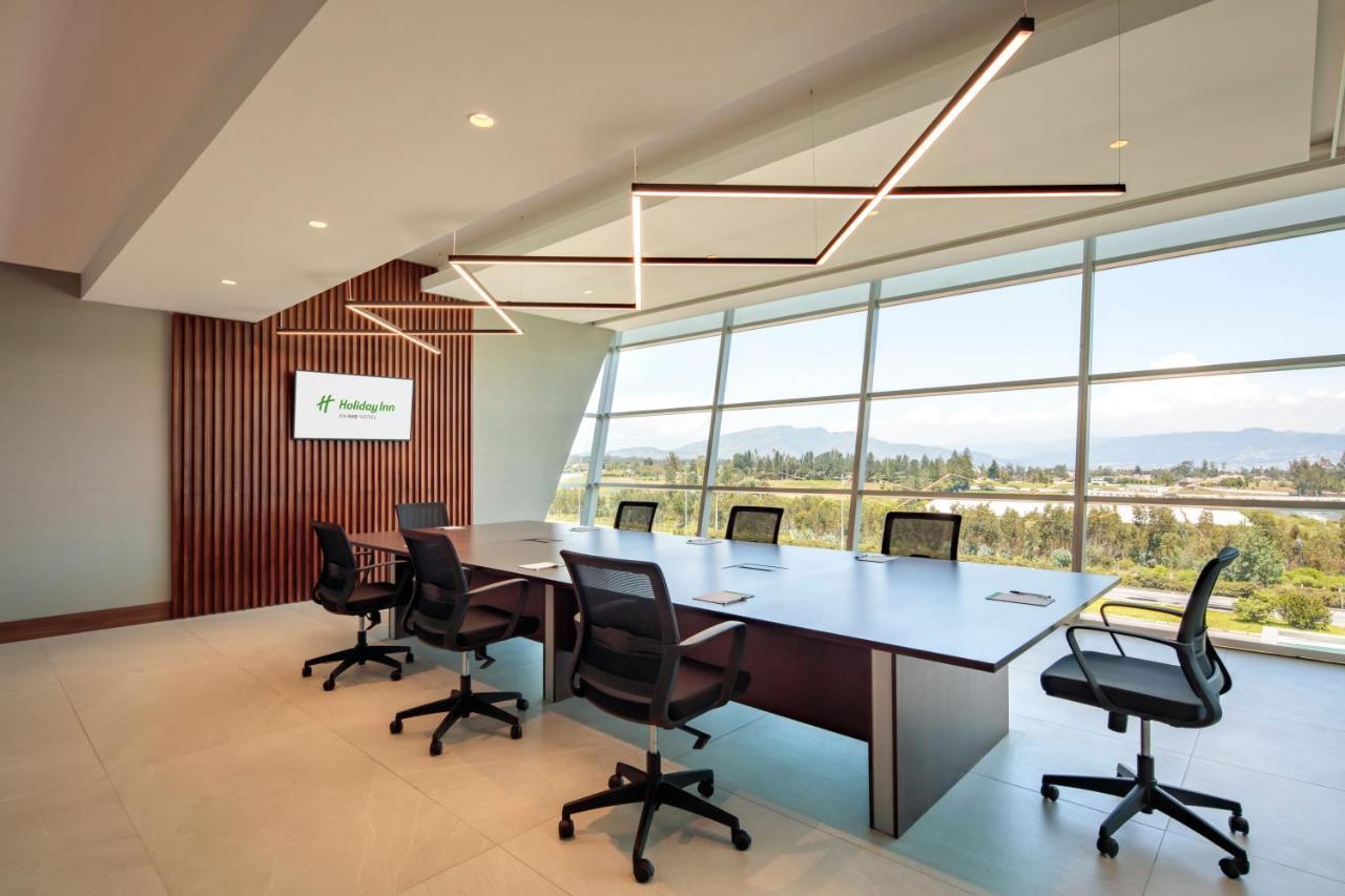 Holiday Inn - Quito Airport By Ihg Tababela Bagian luar foto Meeting room at the headquarters of the National University System